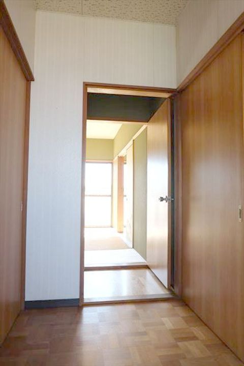 コーポ片柳の玄関