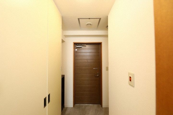 ライオンズマンション第2大通の玄関
