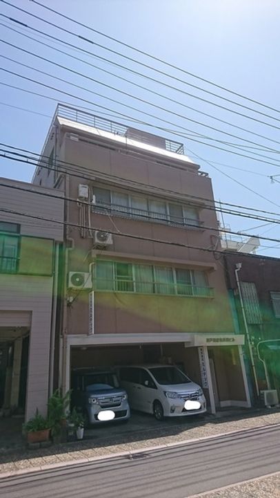 神戸海産物長崎ビルの外観