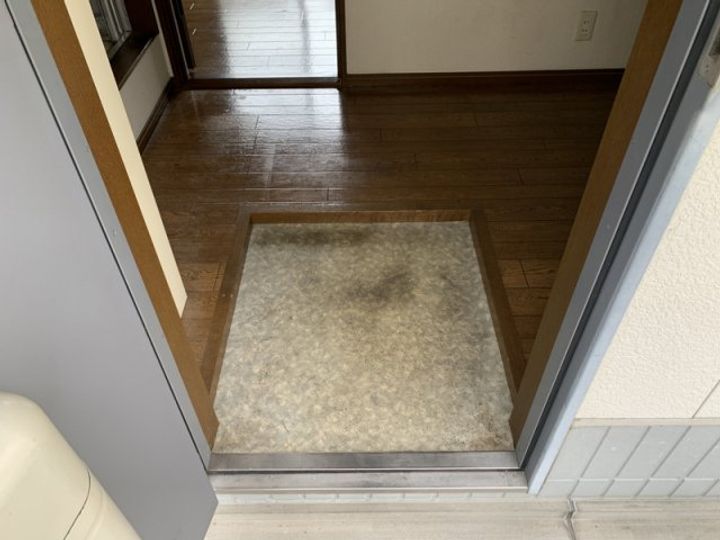 大阪府高槻市芥川町3(アパート)の賃貸物件の玄関