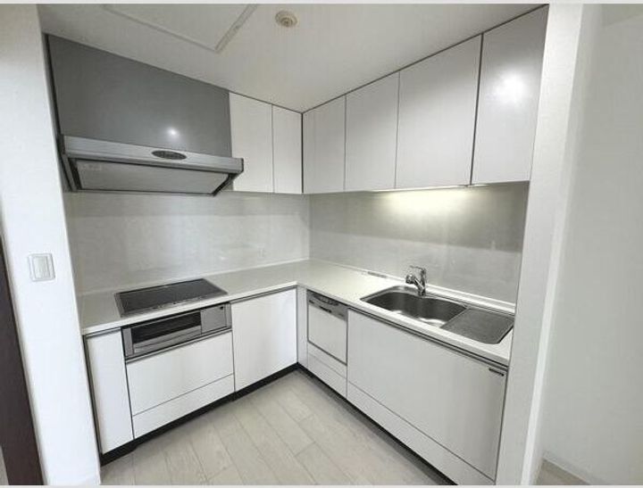 北海道札幌市中央区南八条西1(マンション)の賃貸物件のキッチン