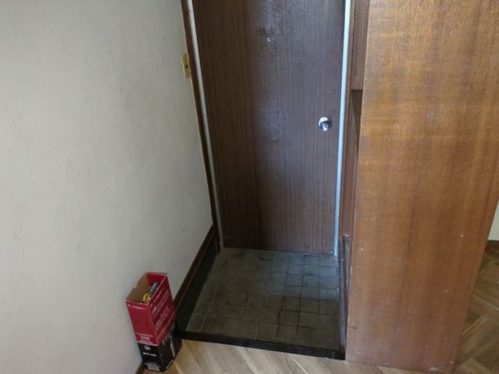 本町マンションの玄関