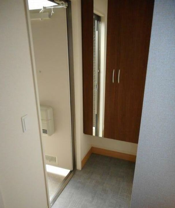 ピュアリィ五月町の玄関