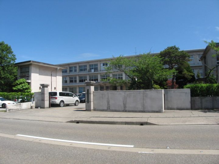 ノーブル山科Bの周辺