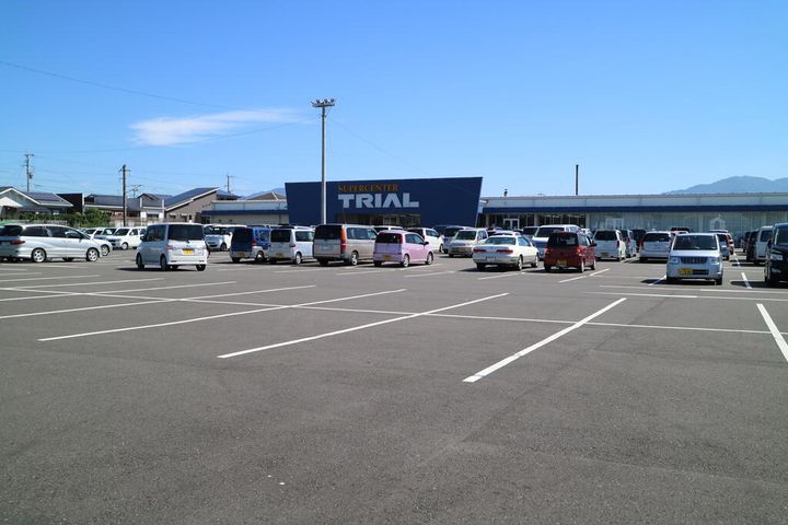 三股町YMマンションの周辺