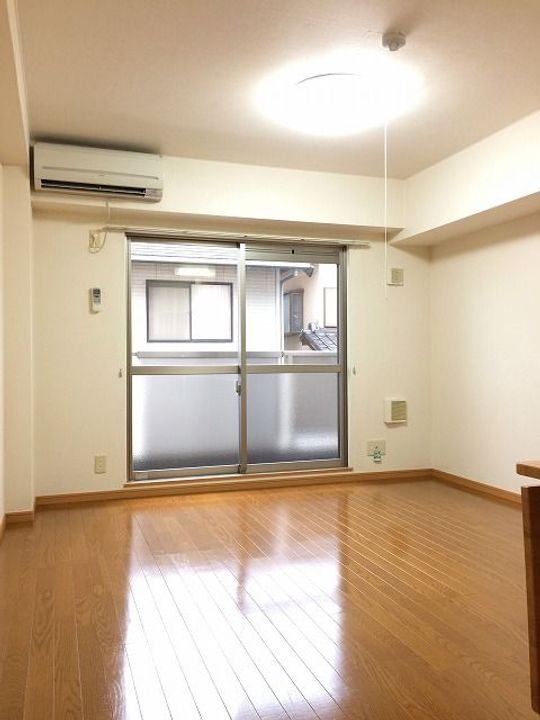 愛知県半田市瑞穂町8(マンション)の賃貸物件の居間