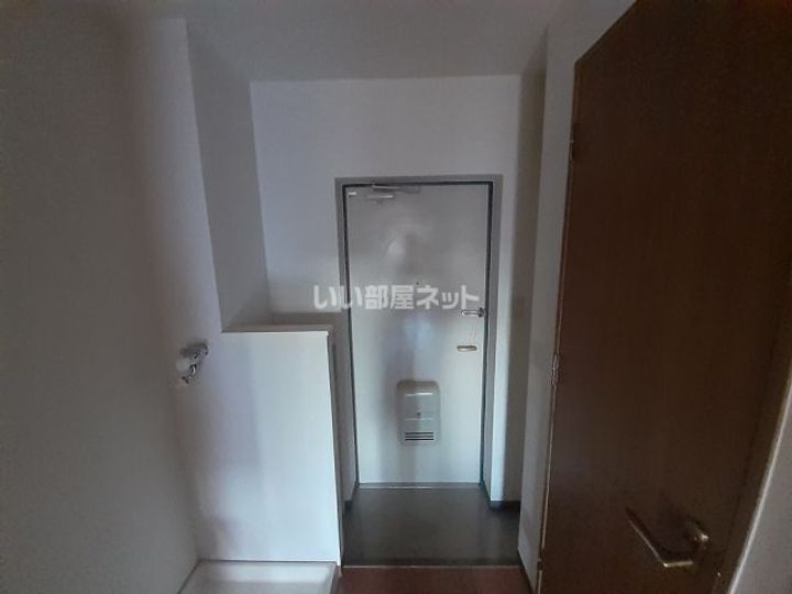 アステール鴻之台の玄関