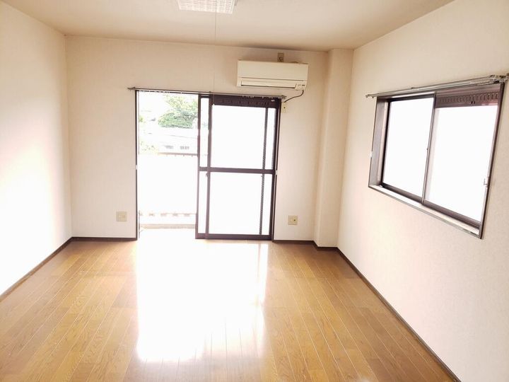 山口県下関市熊野西町(アパート)の賃貸物件の居間