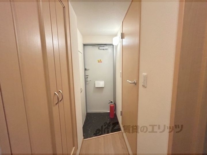 レオパレスエクセル耳成の玄関