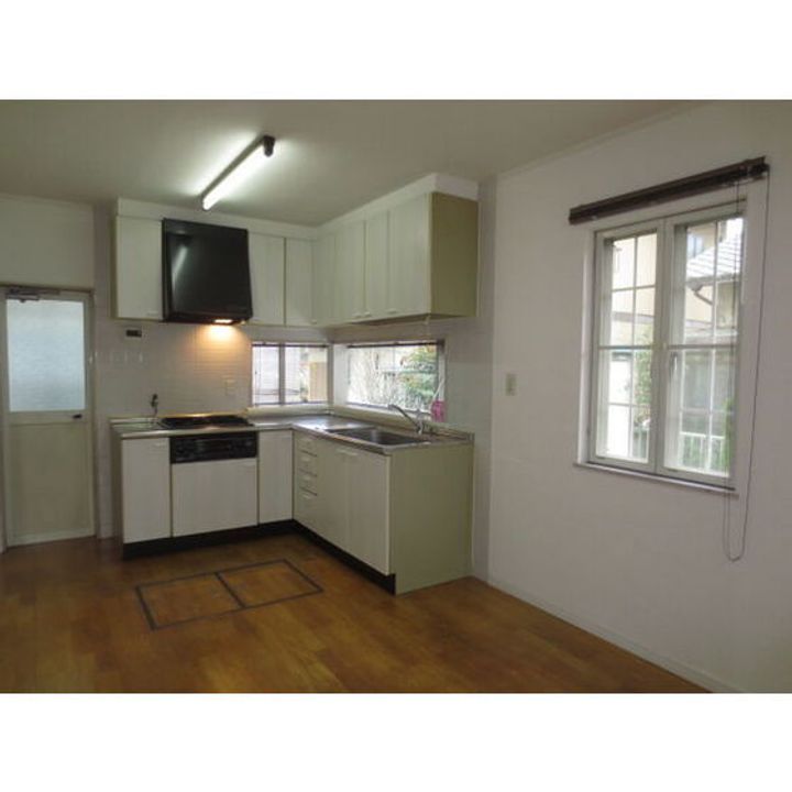 三重県四日市市桜花台2(一戸建)の賃貸物件のキッチン