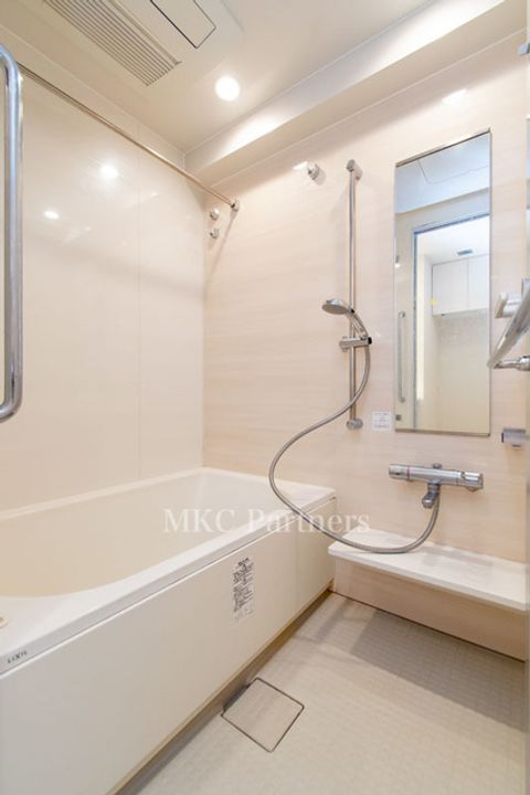 オーブレジデンス神南の風呂