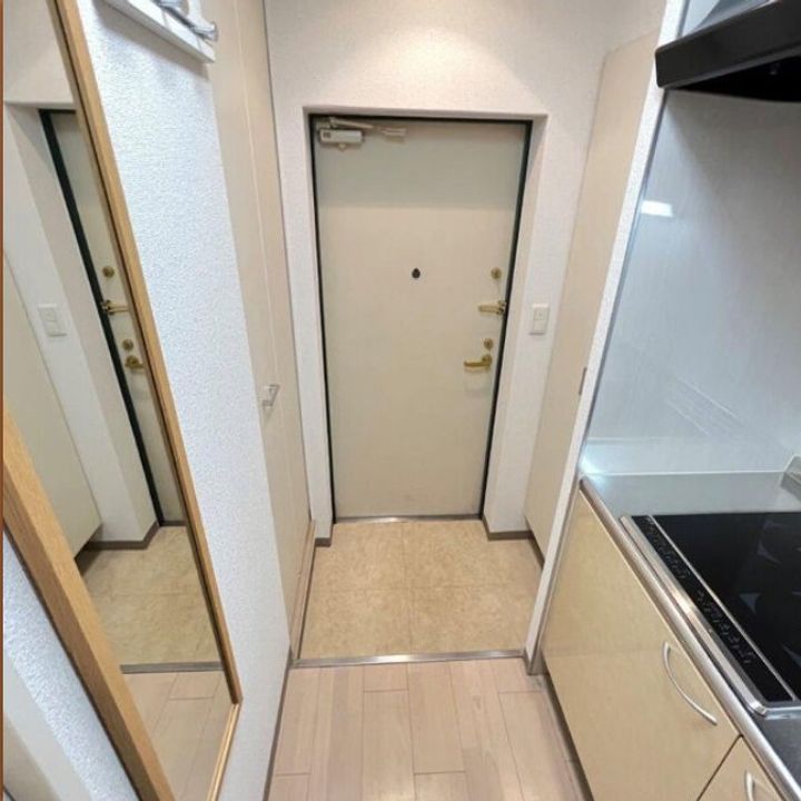 サイプレス小阪駅前の玄関