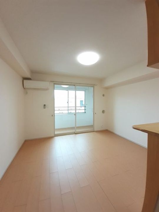 新潟県燕市井土巻2(アパート)の賃貸物件の居間