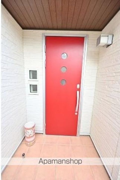 東京都日野市三沢4(一戸建)の賃貸物件の玄関