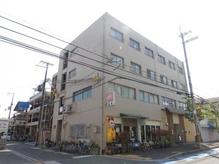 HY宝持マンションの外観