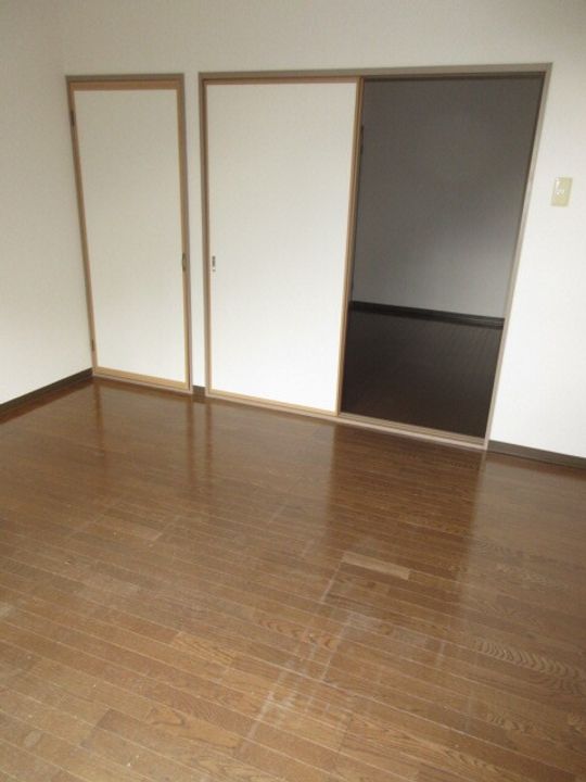 柿ノ木マンションの居間