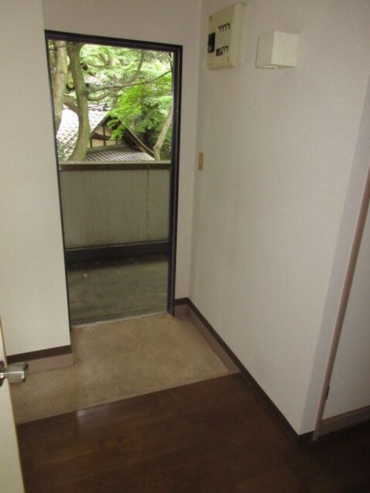 柿ノ木マンションの玄関