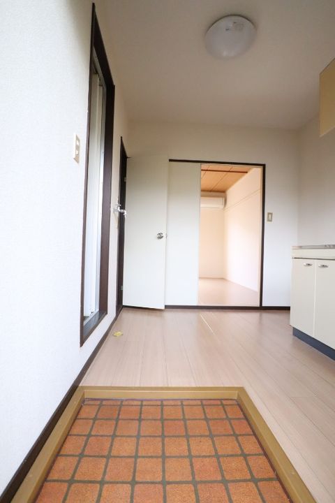 コーポ吉備路 Aの玄関