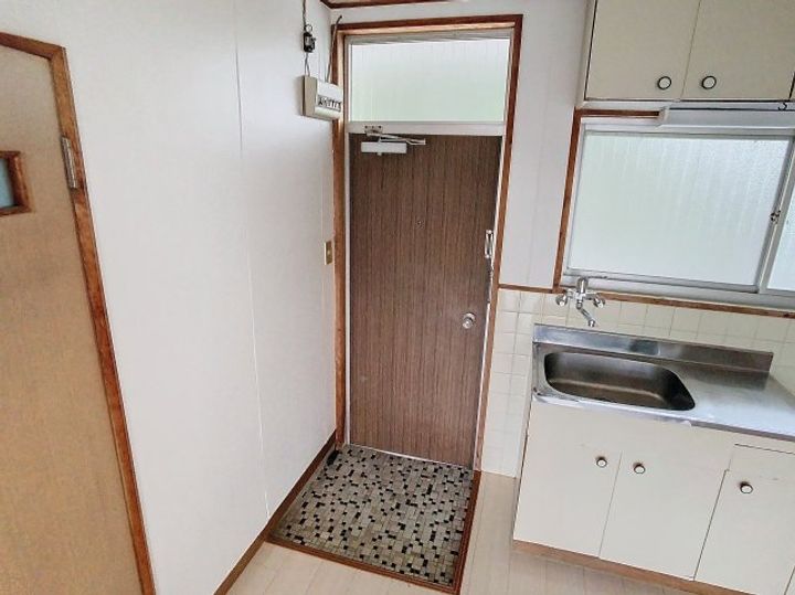 ミタニマンション(三園町)の玄関