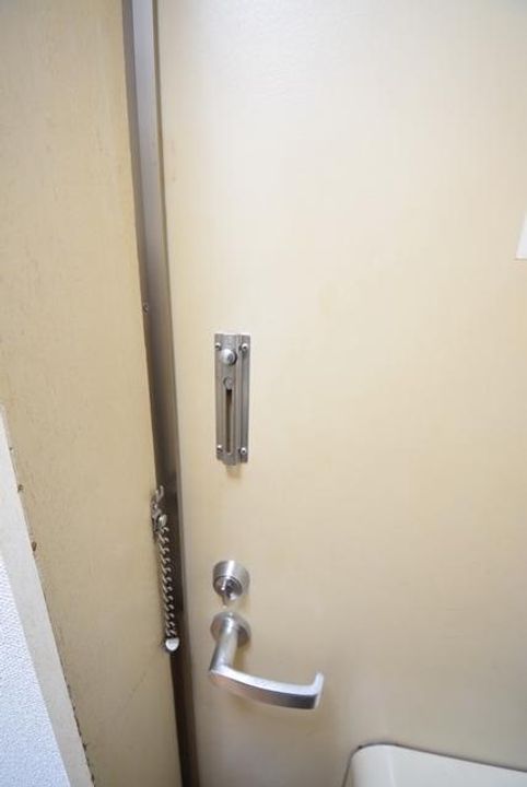 ジュネパレス市川第3の玄関