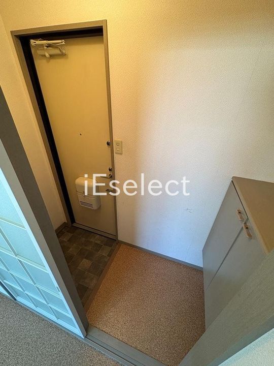 ハイカムールおゆみ野の玄関