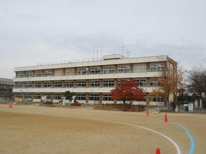 黒羽アパート(本内)の周辺