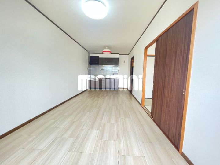 ハイツレフィナードの居間