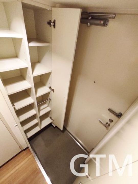 東京都新宿区百人町1(マンション)の賃貸物件の玄関