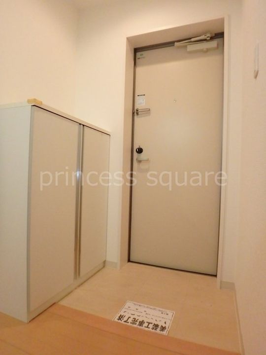 プリンセスライン新井薬師の玄関