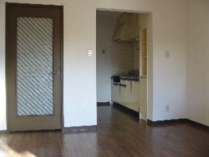 シャルム春日部の居間