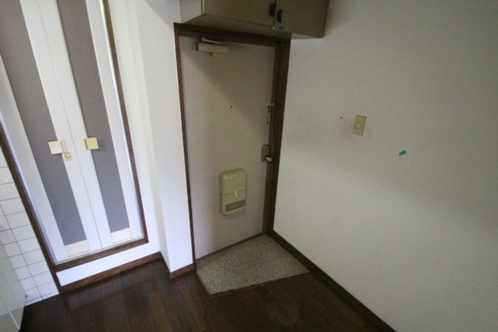 第41戸坂ビルの玄関