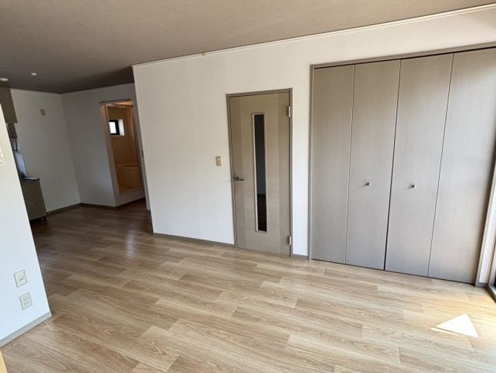 クレストハウスの居間