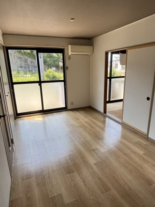 クレストハウスの居間