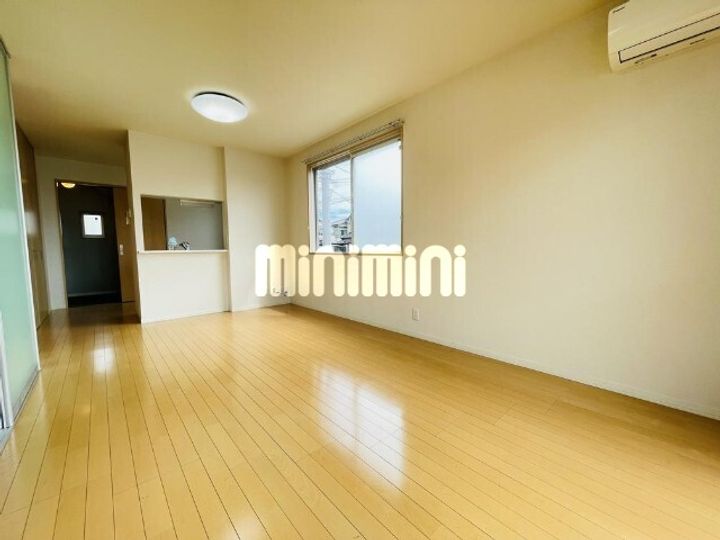 サンシャイン(平和町)の居間