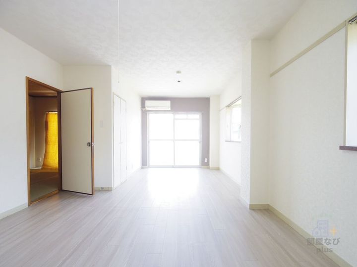 メゾンルーラルの居間