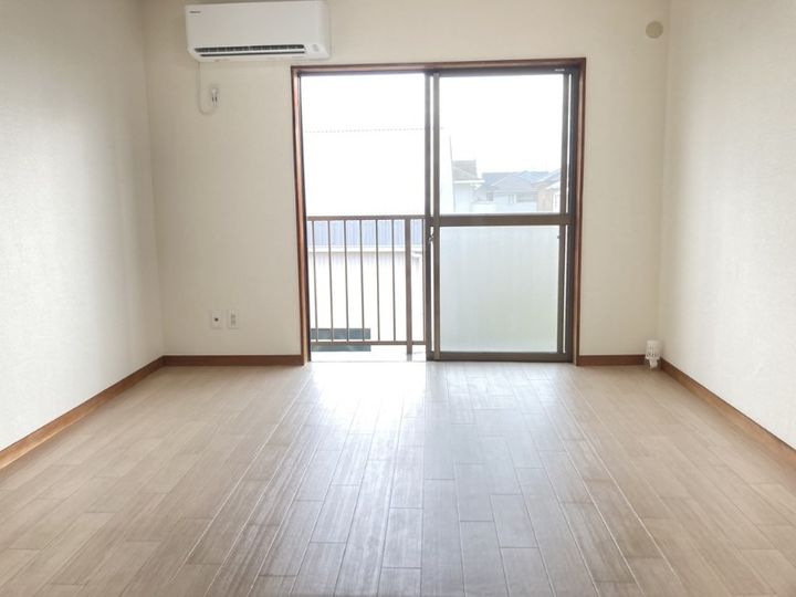 静岡県浜松市中央区都盛町(アパート)の賃貸物件の居間