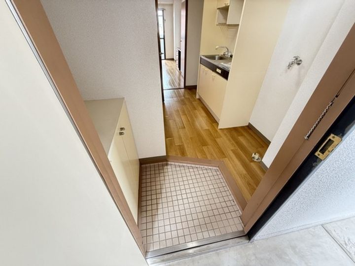 クルーズマンションの玄関