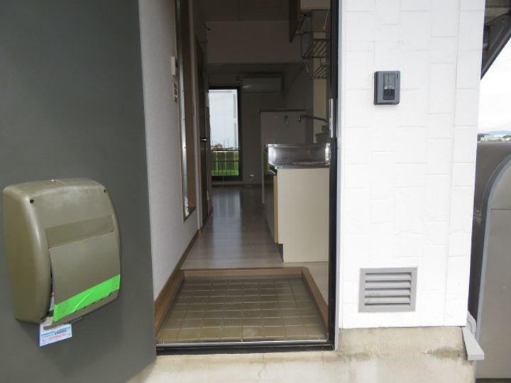 ダンケタカミヤIIの玄関