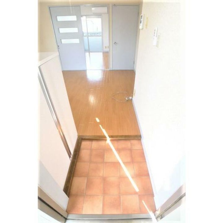 東京都東大和市高木3(マンション)の賃貸物件の玄関