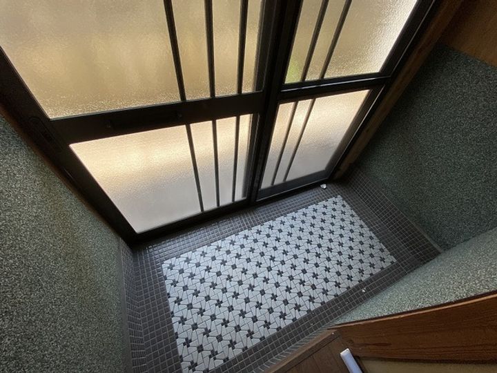 大野アパートの玄関