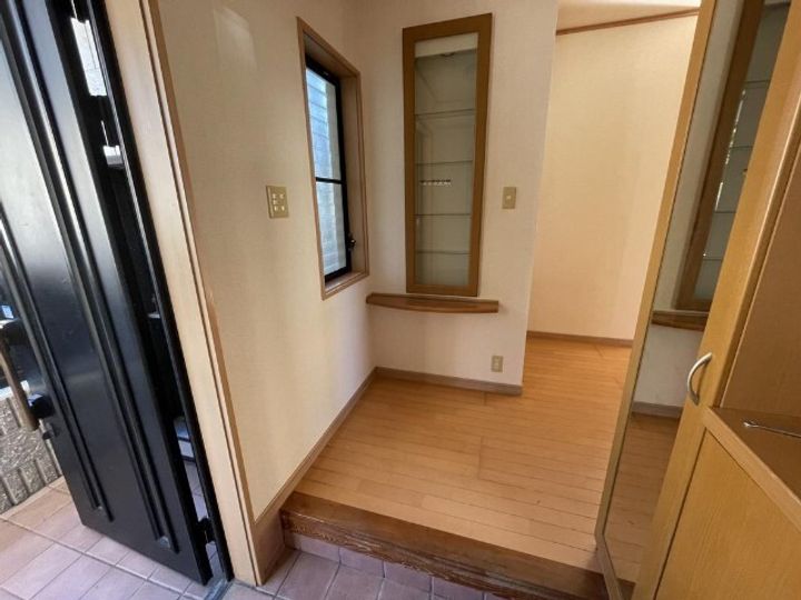 静岡県浜松市中央区広沢1(一戸建)の賃貸物件の玄関