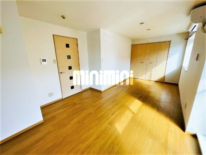 サンフラワーIIの居間