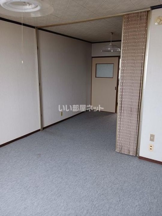 朋栄ハイツの内装