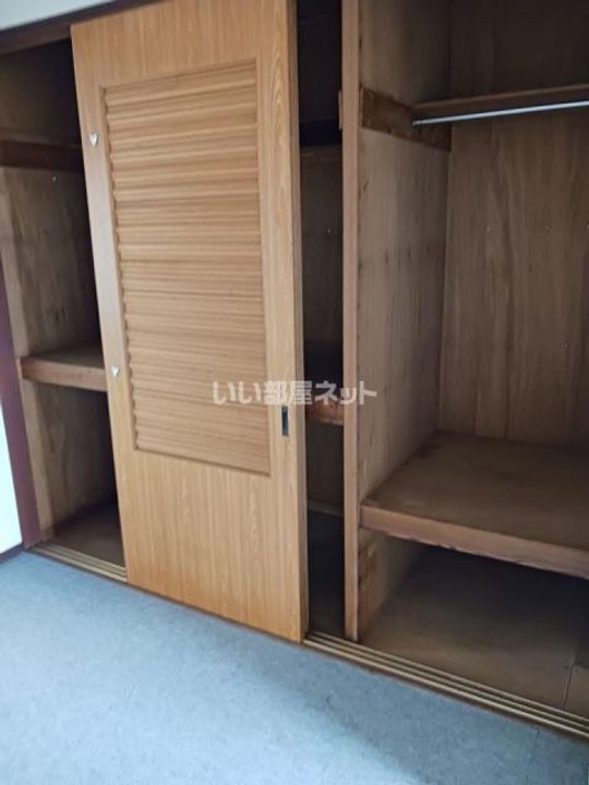 朋栄ハイツの内装