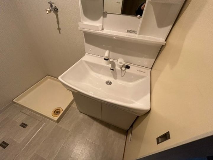 鶴江アレーの内装