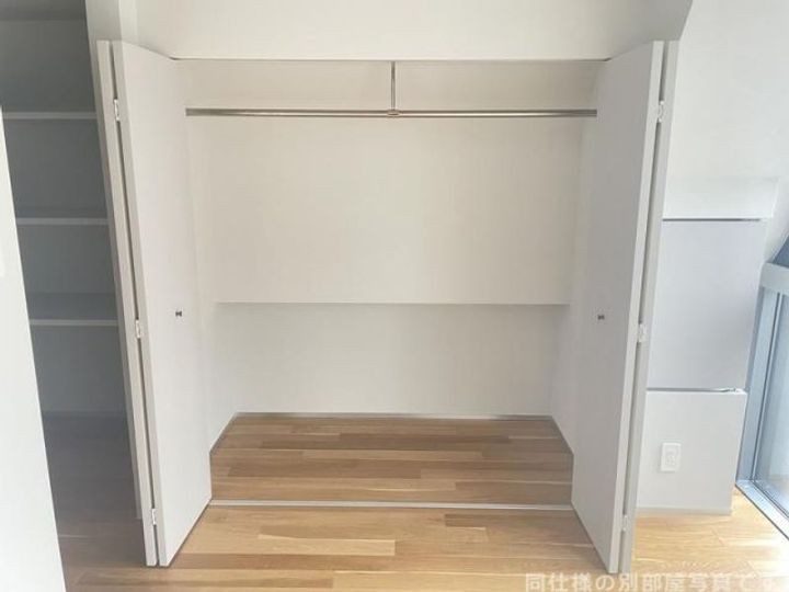 京都府京都市下京区西七条北衣田町の賃貸マンションの内装