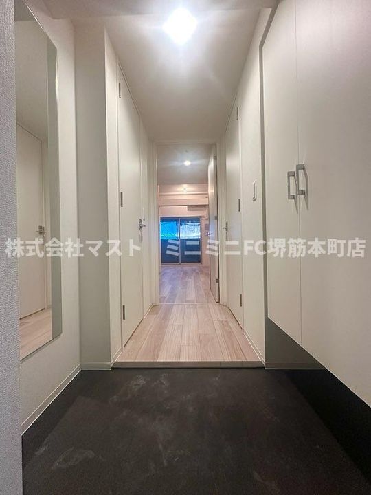 セレニテ南堀江エクラの玄関