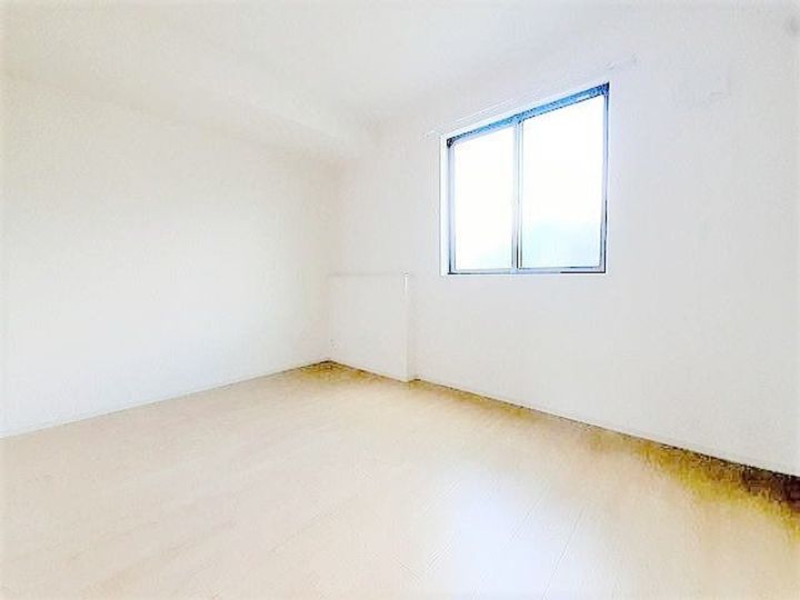 住田町世田米字川向【メゾンドソレイユA】築6年の内装