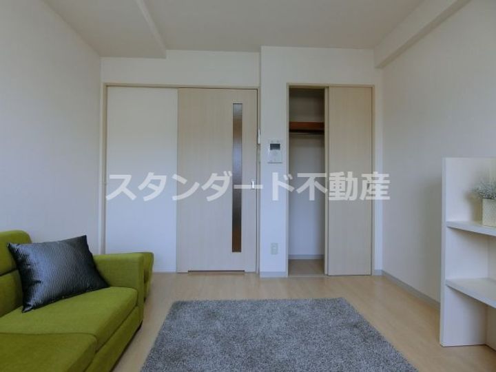 ドゥーエ本庄の居間