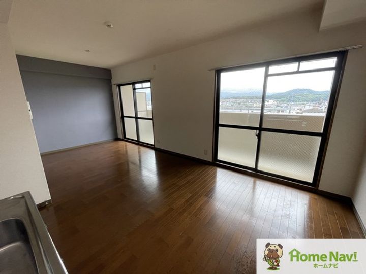 プレミール28の居間